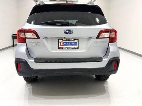 Used 2018 Subaru Outback 2.5i Limited AWD/4WD image 8