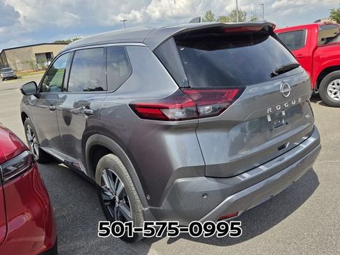 Used 2023 Nissan Rogue SL w/ SL Premium Package FWD image 2
