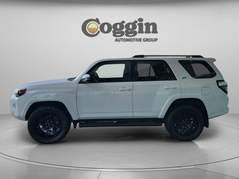 Certified 2023 Toyota 4Runner SR5 Premium image 2