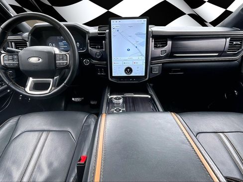 Certified 2022 Ford Expedition Platinum image 15