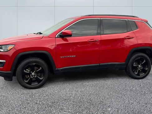 Used 2018 Jeep Compass Latitude w/ Popular Equipment Group AWD/4WD image 8