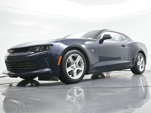 Used 2016 Chevrolet Camaro LT RWD image 46
