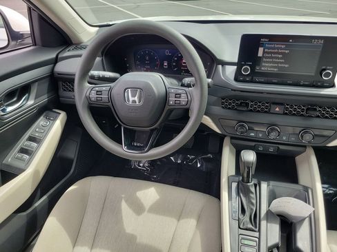 Certified 2023 Honda Accord LX image 11