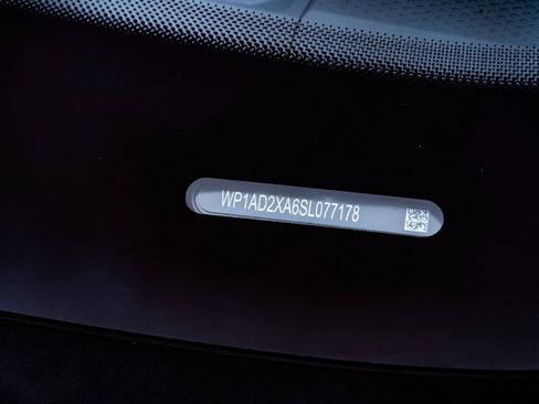 Certified 2025 Porsche Macan Electric image 34