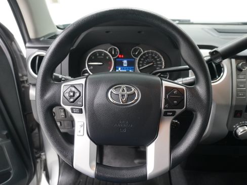 Used 2016 Toyota Tundra SR5 w/ Tow Package RWD image 13