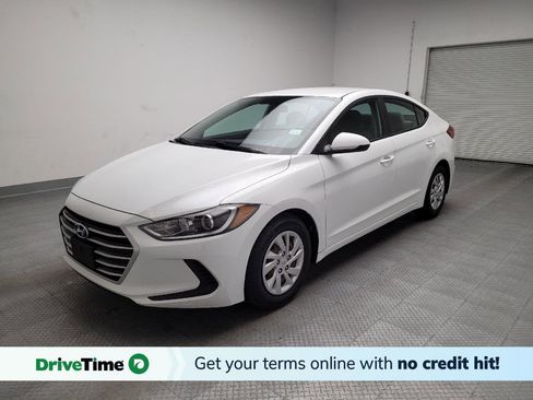 Used 2017 Hyundai Elantra SE image 1