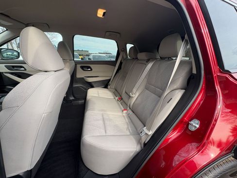 Used 2025 Nissan Rogue SV image 36