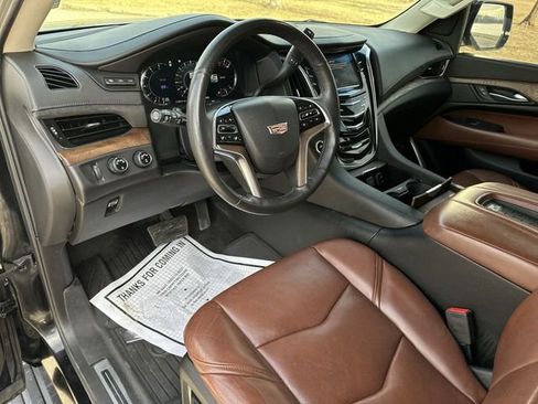 Used 2017 Cadillac Escalade Premium Luxury image 10