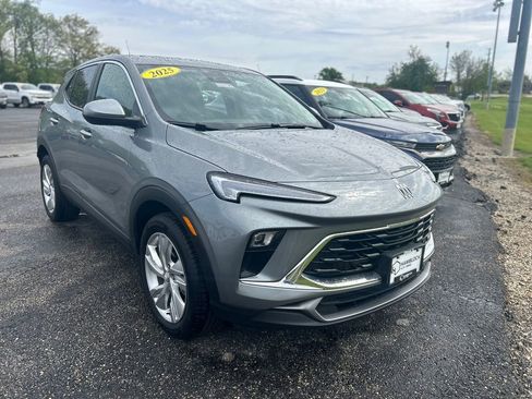 Used 2025 Buick Encore GX Preferred FWD image 1