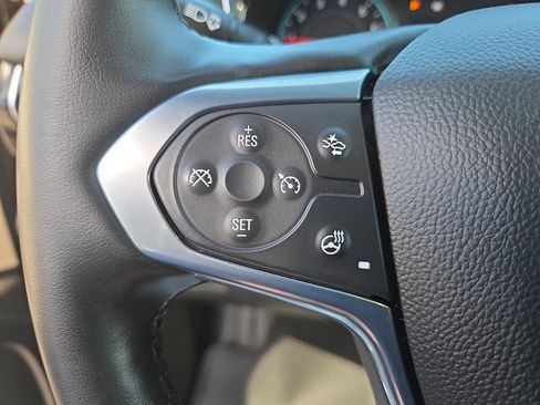 Used 2023 Chevrolet Traverse RS image 34