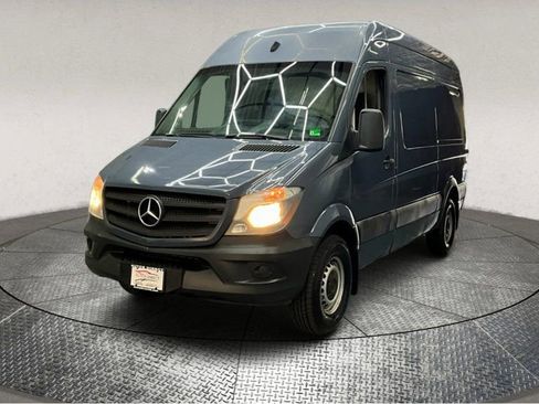 Used 2018 Mercedes-Benz Sprinter 2500 image 4