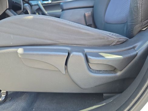 Used 2011 Kia Sorento 2WD w/ Convenience Pkg image 15