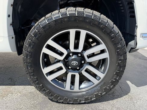 Used 2016 Toyota 4Runner Limited AWD/4WD image 33