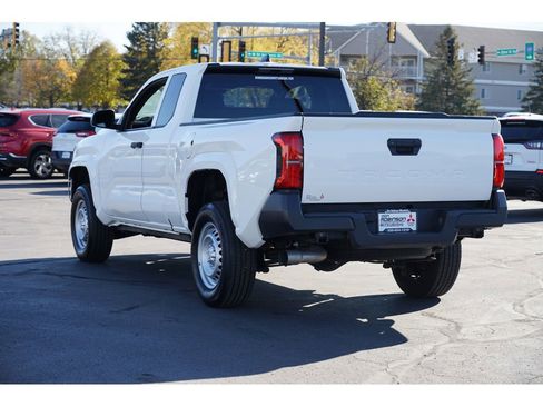 Used 2024 Toyota Tacoma SR image 5