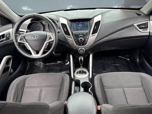 Used 2017 Hyundai Veloster FWD image 15
