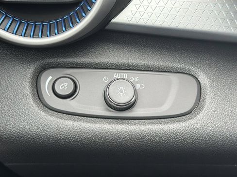 New 2026 Chevrolet Trax LS w/ LS Convenience Package FWD image 16