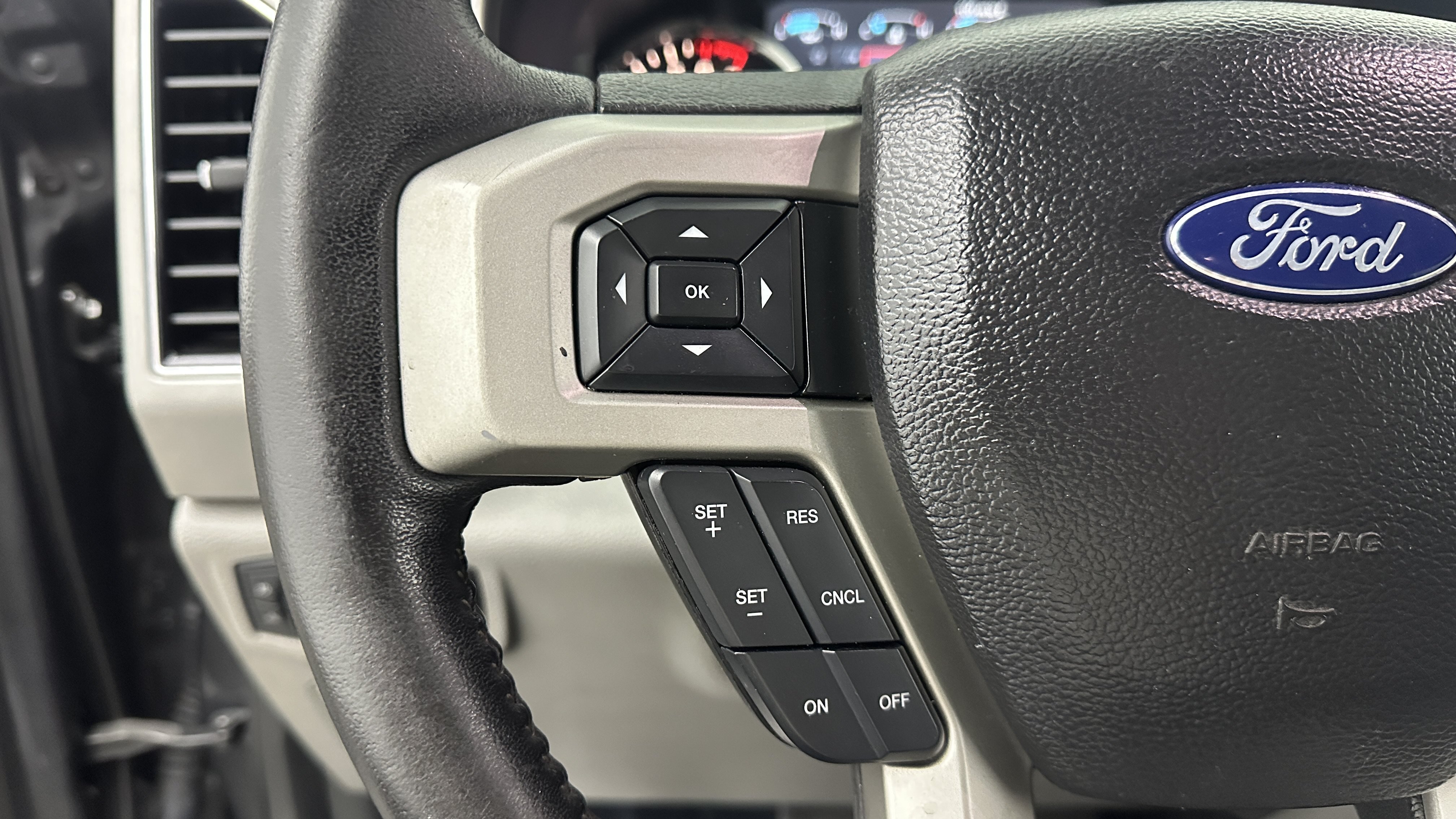 Used 2018 Ford F150 Lariat RWD image 17