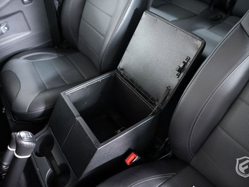 Used 1991 Land Rover Defender 110 image 28