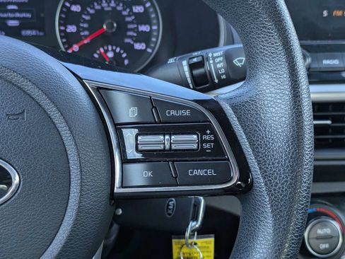 Used 2019 Kia Forte LXS FWD image 23