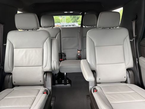 Used 2024 Chevrolet Tahoe LT RWD image 30