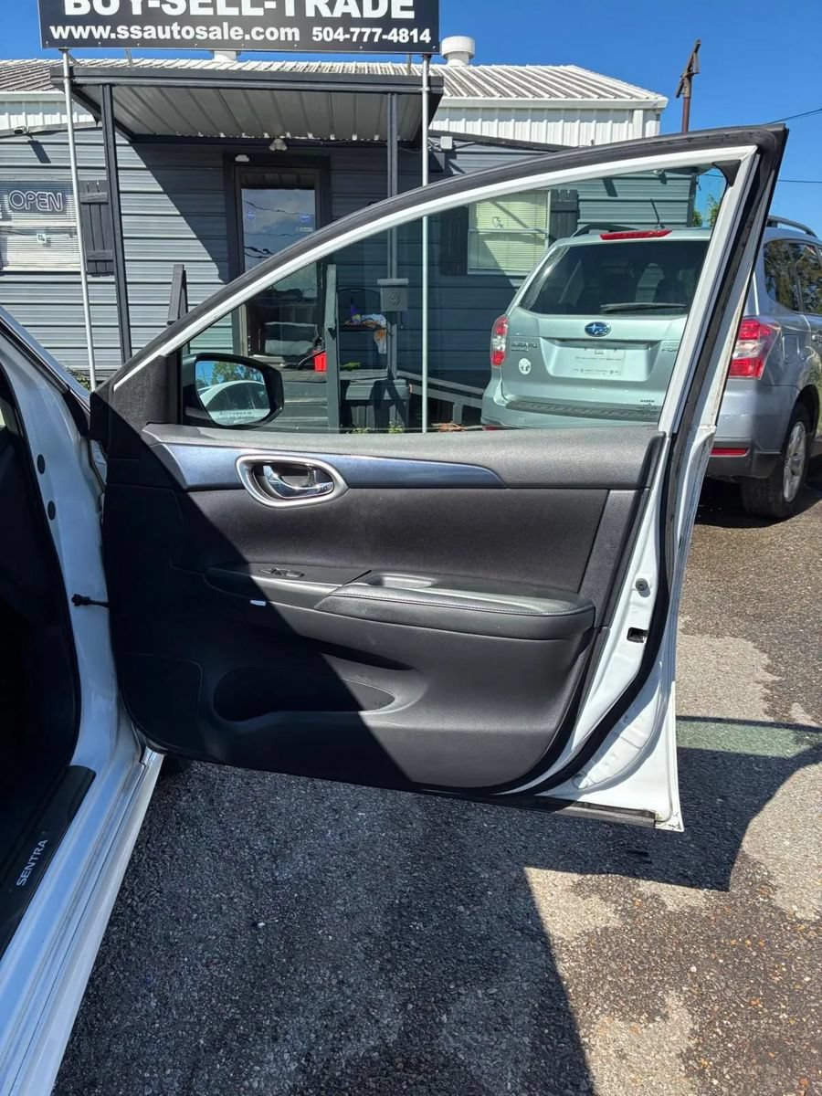 Used 2018 Nissan Sentra SR FWD image 9