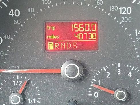 Used 2009 Volkswagen Beetle Coupe FWD image 5