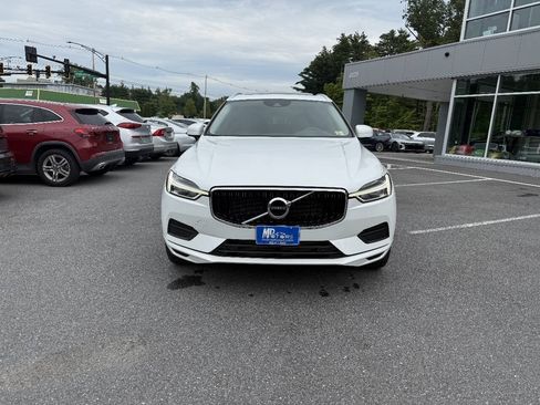 Used 2019 Volvo XC60 T5 Momentum w/ Multimedia Package AWD/4WD image 3