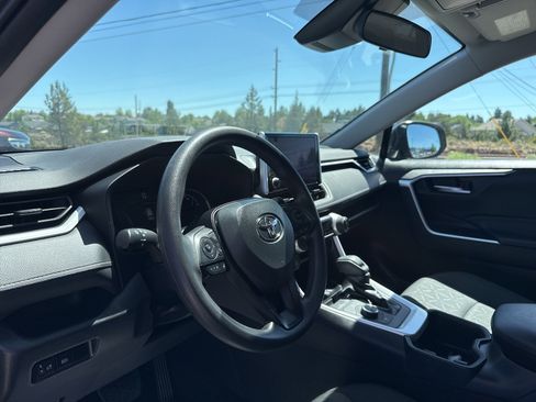Used 2024 Toyota RAV4 XLE image 21