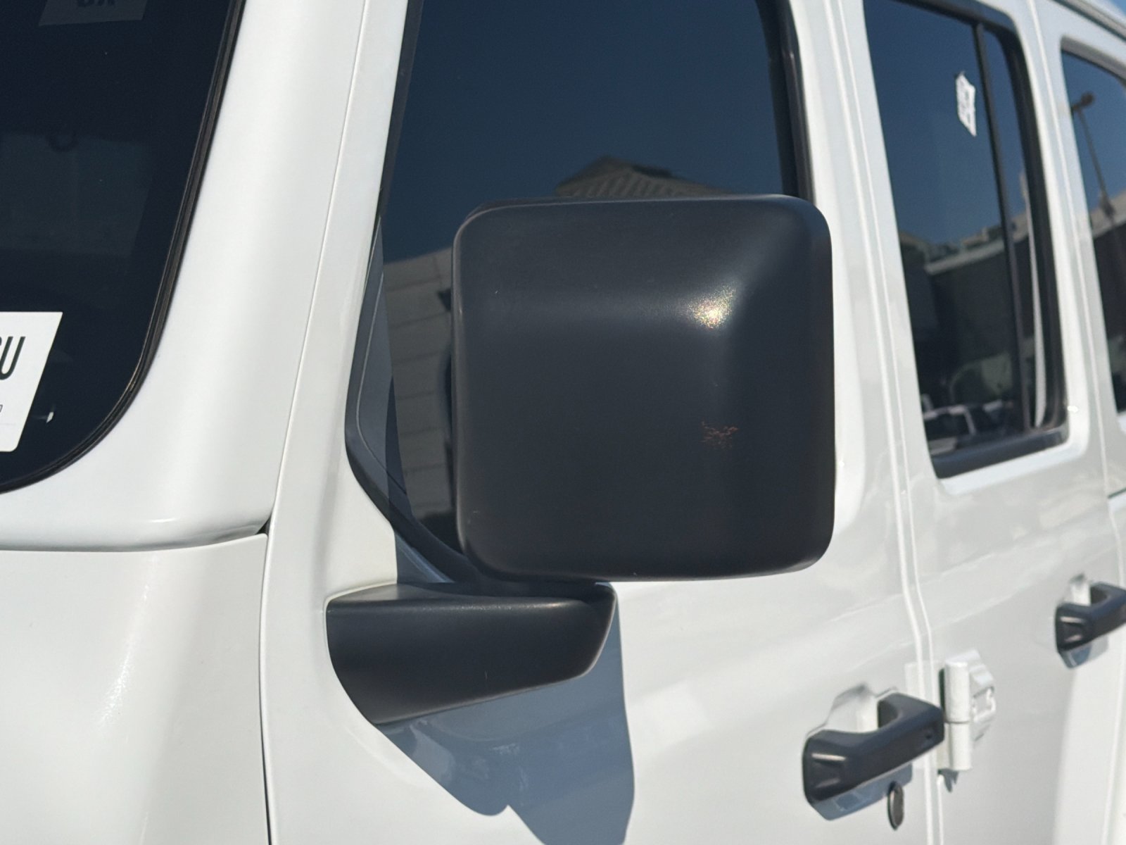 Used 2018 Jeep Wrangler Unlimited Sahara AWD/4WD image 40
