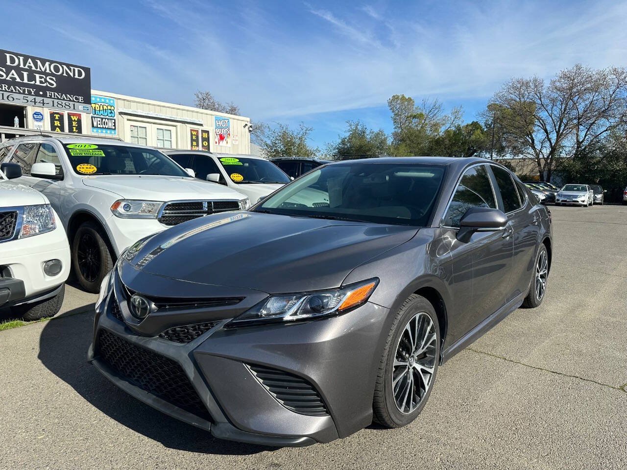Used 2019 Toyota Camry SE w/ Convenience Package FWD image 1