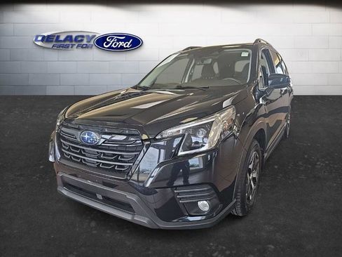 Used 2022 Subaru Forester Premium AWD/4WD image 1
