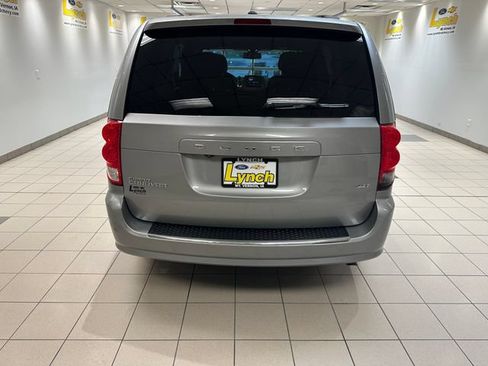 Used 2020 Dodge Grand Caravan SXT FWD image 18