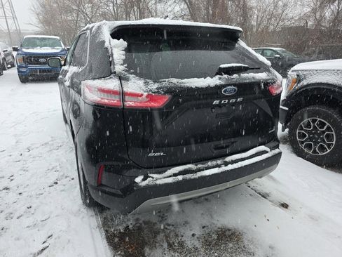 Used 2023 Ford Edge SEL w/ Convenience Package image 4