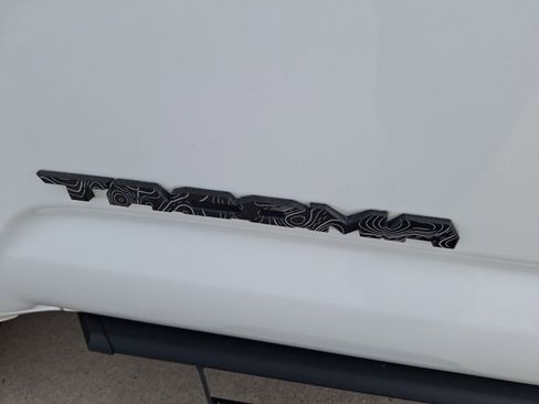 Used 2022 Toyota Tacoma SR5 RWD image 13