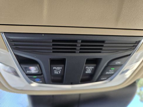 Used 2023 Acura RDX w/Tech image 43