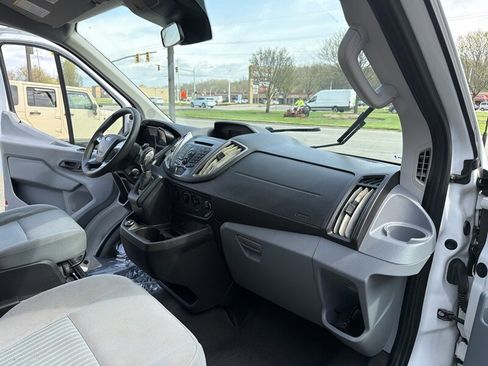 Used 2017 Ford Transit 350 XLT image 22