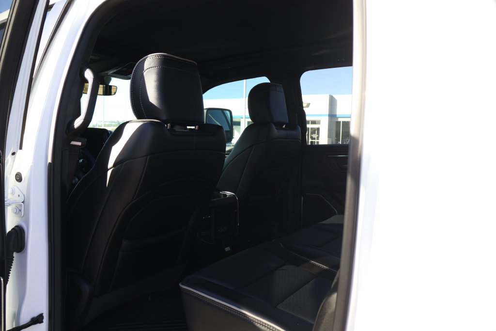 Used 2025 RAM 1500 Laramie w/ Sport Appearance Package AWD/4WD image 34