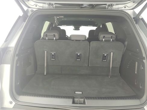 Used 2025 Chevrolet Traverse LT w/ Midnight/Sport Edition image 28