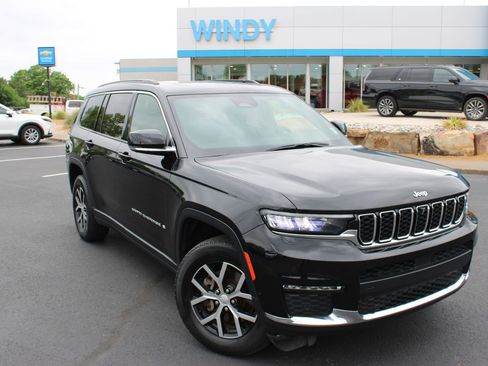 Used 2024 Jeep Grand Cherokee L Limited w/ Luxury Tech Group II AWD/4WD image 2