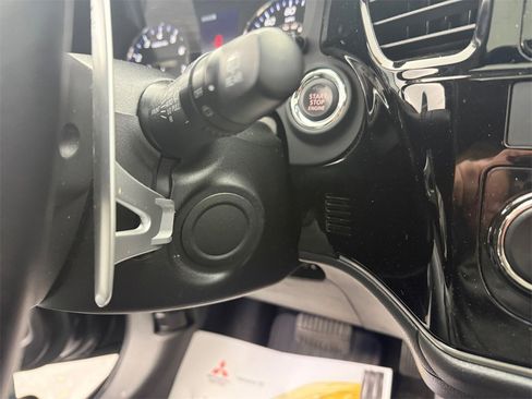 Used 2016 Mitsubishi Outlander GT image 29