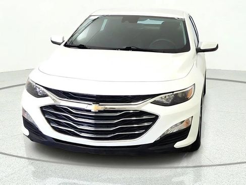 Used 2024 Chevrolet Malibu LT FWD image 2