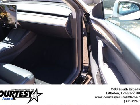 Used 2024 Tesla Model Y Long Range AWD/4WD image 32