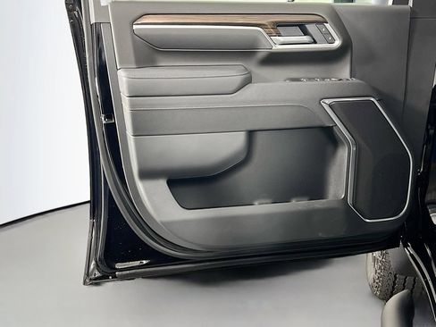 New 2026 Chevrolet Silverado 2500 LT w/ Leather Package AWD/4WD image 18