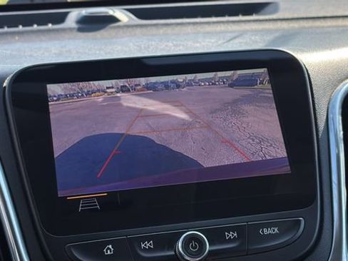 Used 2019 Chevrolet Equinox LT w/ Sun & Navigation Package image 22