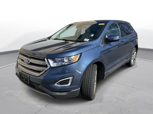 Used 2018 Ford Edge Titanium w/ Equipment Group 301A image 2