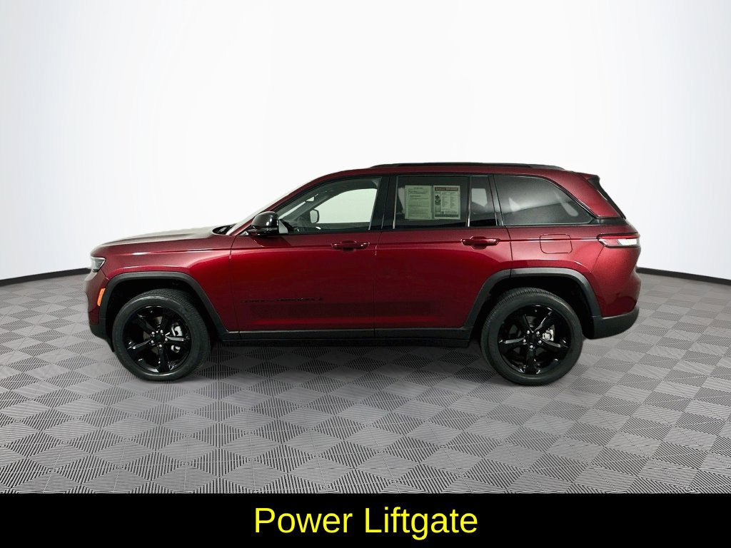 Used 2023 Jeep Grand Cherokee Altitude AWD/4WD image 6