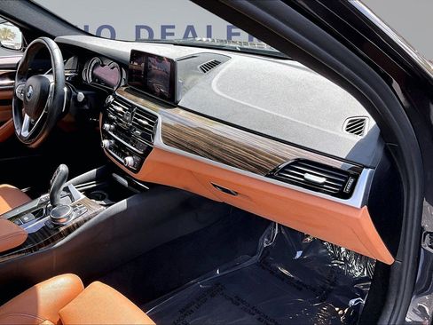 Used 2019 BMW 530i xDrive w/ Convenience Package image 25