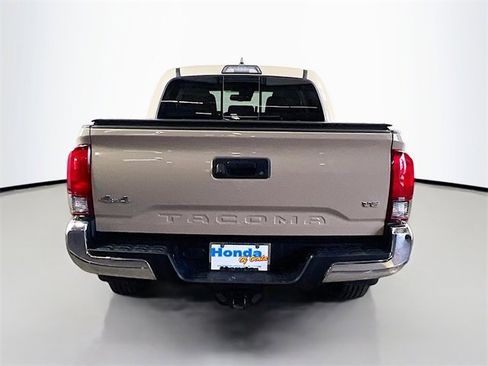 Used 2019 Toyota Tacoma SR5 image 19