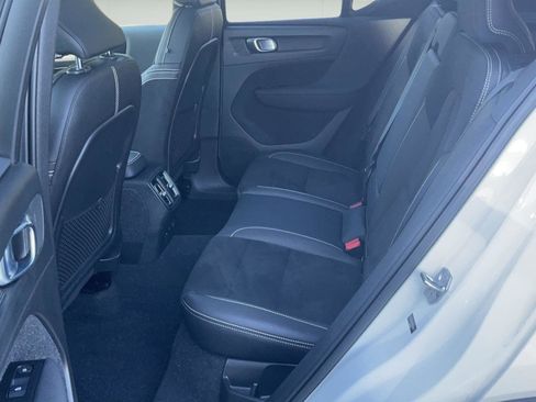 Used 2021 Volvo XC40 P8 Recharge w/ Advanced Package image 13