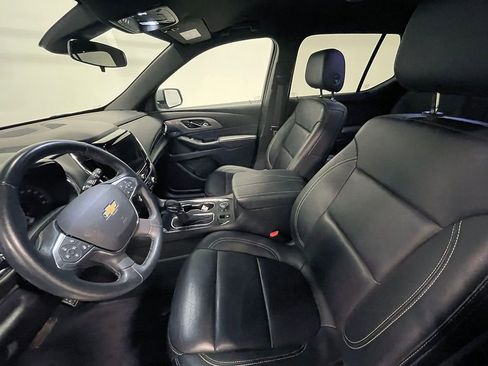 Used 2023 Chevrolet Traverse LT AWD/4WD image 3